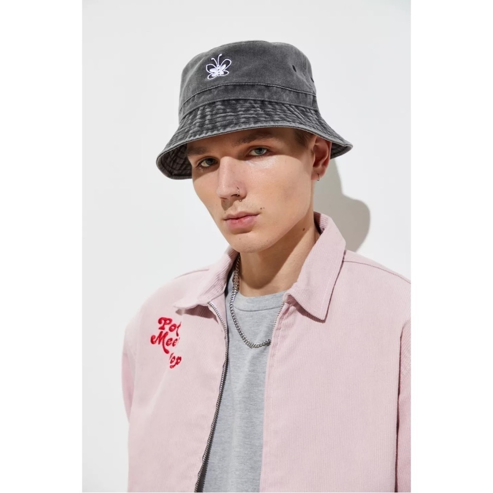 URBAN Outfitters Unisex Y2K Embroidered Butterfly Bucket Hat